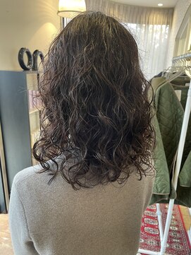 ポーズサロン(PAUSESALON) ボリュームがかわいいスパイラルパーマ