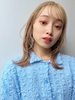 ホフ 大阪心斎橋店(F.O.F)&nbsp;ベージュインナーカラーショートボブレイヤーミディアム前髪