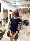 笑顔溢れるブロンドペールピンクボルドーグラデーションカラー