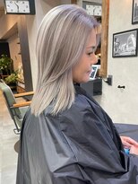 サニー 渋谷(SUNNY)&nbsp;バレイヤージュ、ハイライト、レイヤーロング、グレーベージュ