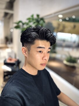 ウノプリールヴァモス(unopulir Vamos) 大人渋めオールバック七三分けパーマ