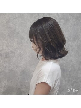 ワン ウェイブ(one wave) 外ハネ×透明感アッシュ