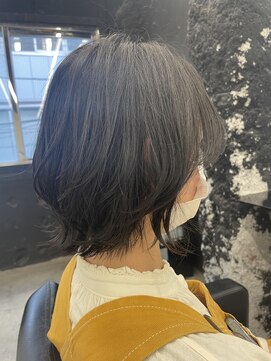 ルポ バイ モイ(Repos by MOI) ショートウルフ×ダークトーンカラー