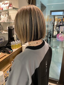 コワファーストナガサキシャンプーボーイ(COIFF1RST NAGASAKI SHAMPOO BOY) 大人可愛い20代30代40代黒髪前下がりショートボブ丸みショート◎