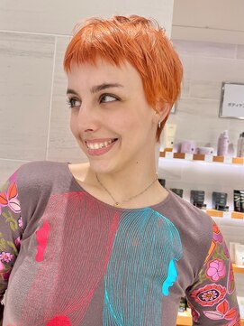 ピークアブー アヴェダ ギンザシックス(PEEK-A-BOO AVEDA GINZASIX) コンパクトショート　オン眉　オレンジカラー　ベリーショート