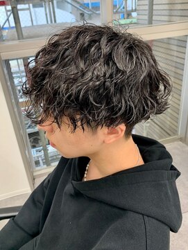 ジーニー 新百合ヶ丘(Genie) フェザーパーマサーフカール刈り上げセンターパート