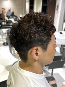 フランクスバーバーザスタンド(Frank’s barber the stand) スペインカール/スパイキーショート/フェザーパーマ飯田橋T