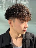 外国人風パーマスペインカールフェードスパイラルパーマ刈り上げ
