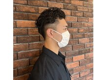 バーバー アミティ プール オム(BAR BER amity POUR HOMME)の雰囲気（パーマも活きるフェードバランス）