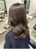 くすみオリーブベージュ
