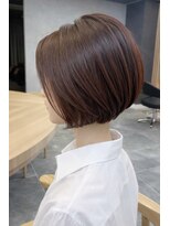 リファインド(REFINED)&nbsp;丸みがきれいな前下がりショートボブ　村田