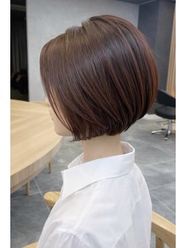 リファインド(REFINED) 丸みがきれいな前下がりショートボブ　村田