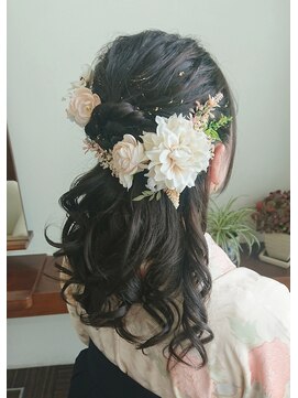 ヴィヴァーチェフィオーレ(Vivace fiore) ふわふわ可愛いハーフアップ