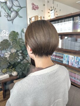 バンビ プライベート サロン(Bambi private salon) 耳掛けショート　丸みショート　透明感カラー