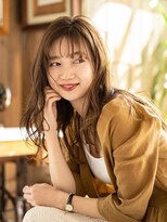 カミエ(kamie)&nbsp;セミロングのツヤ感ブラウン×毛先カットで大人っぽく