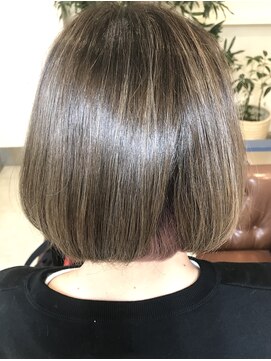 ヘアアンドメイクフリッシュ(HAIR&MAKE FRISCH) ベージュハイライトインナーピンク