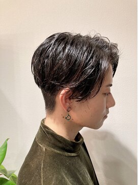 キー(KEY) 2ブロック前下がりメンズヘア