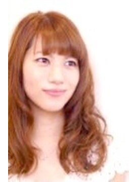 ルテラ(Lutella) セミロングパーマスタイル