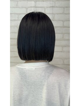 ビス ヘア アンド ビューティー 西新井店(Vis Hair＆Beauty) 10代20代切りっぱなしボブ艶髪ダークトーン