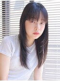 黒髪ウルフレイヤースタイル重め前髪ぱっつん