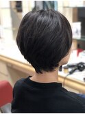丸みシルエットの大人ショートボブ