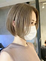 エリマ 武蔵小杉(elima)&nbsp;武蔵小杉イルミナカラーレイヤーボブウルフショートヘアベージュ