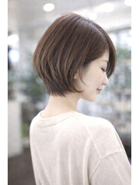 フルール(fleur) 横顔きれいなナチュラルショート