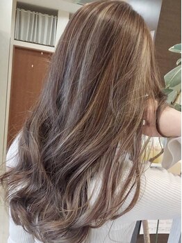 クリーム(CREAM)の写真/髪に負担をかけないことを第一に考え、厳選トリートメントで潤いとツヤがあふれる美しい髪へ導きます◎