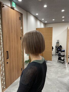 互感 近岡店 ハイトーンボブ