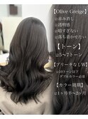 オリーブグレージュ