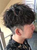 ウェイビーエフティフィフス 横浜西口(WAVEY ft.fifth)&nbsp;刈り上げメンズマッシュセンターパートツイストスパイラルパーマ
