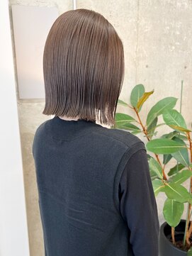 ノエ(noe) 切りっぱなしボブ×ベージュ