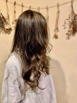 シャンプーボーイ セントラル 博多(SHAMPOO BOY central) 外国人風ハイライト