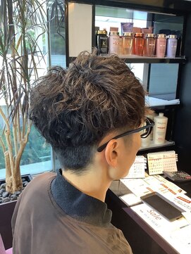 オート ボーテ カリッタ 名古屋(HAUTE BEAUTE CARITTA) 2ブロックのパーマ