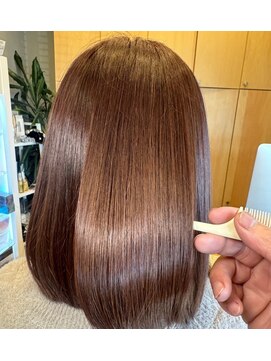 リレーション(Relation) ツヤ髪ストレートヘア暖色系艶カラー透明感ブラウン20代30代40代