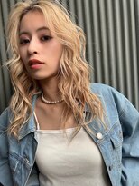 ラック(LUCK)&nbsp;プラチナブロンド/船橋/くすみベージュ/細めハイライト