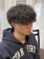 シェール(CHER)&nbsp;ツイストスパイラル　メンズパーマ　メンズカット　ツイスパ