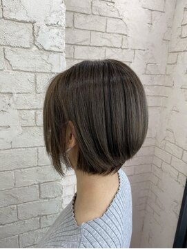 エクラート リラ 立川店(ECLART lilas.) 前下がり丸みショートボブ【ショートヘア/半個室美容室】
