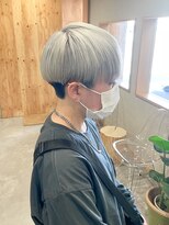 ニュウニュウ(NIU NIU)&nbsp;ホワイトシルバーカラー♪