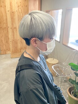 ニュウニュウ(NIU NIU) ホワイトシルバーカラー♪