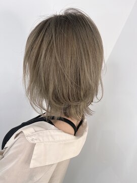 ブルーアンドカンパニー(BLUE&Co.) 外はねショート