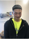 メンズ刈り上げ短髪クロップスキンフェードバーバースタイル