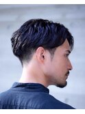 大人の波巻きスパイラルパーマ刈り上げショートメンズカットヘア