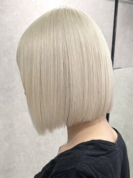 ロウル 渋谷(LOWRL) ホワイトブロンド/ケアブリーチ/ダブルカラー