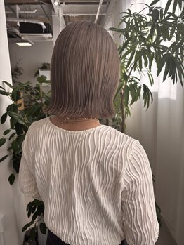 イロバイエンピー(iRo by enppy)の写真/《ダメージレスで透明感のあるカラーを実現♪》ツヤ・質感をコントロールしながらあなたの理想の髪色へ…☆