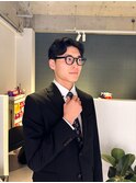 ビジネスシーンで使える爽やかアップバングヘア