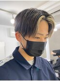 フェードハイライトツイストパーマアップバング短髪メッシュ