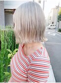 Say.切りっぱなしボブブリーチハイトーンミルクティーホワイト