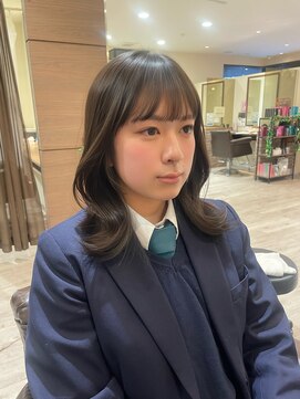 ヘアメイク シュシュ(Hair make chou chou) レイヤーカット　ミディアムレイヤー　顔まわりカット