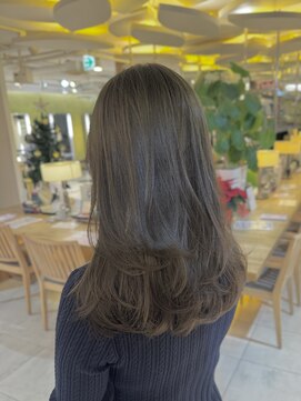 ブリーチなしミントブラウン透明感カラーレイヤーカット